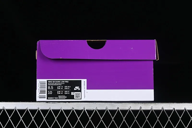All categories Nk SB Dunk Series Nk SB Dunk Low Low-top sneakers K version Nk SB Dunk Low Raw rubber black and gray SB Dunk Series low-top casual sports skateboard shoes BQ6817-010